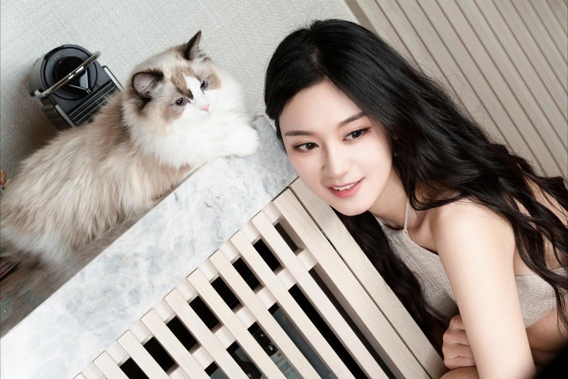 上海医生飞机上协助急救心脏骤停乘客